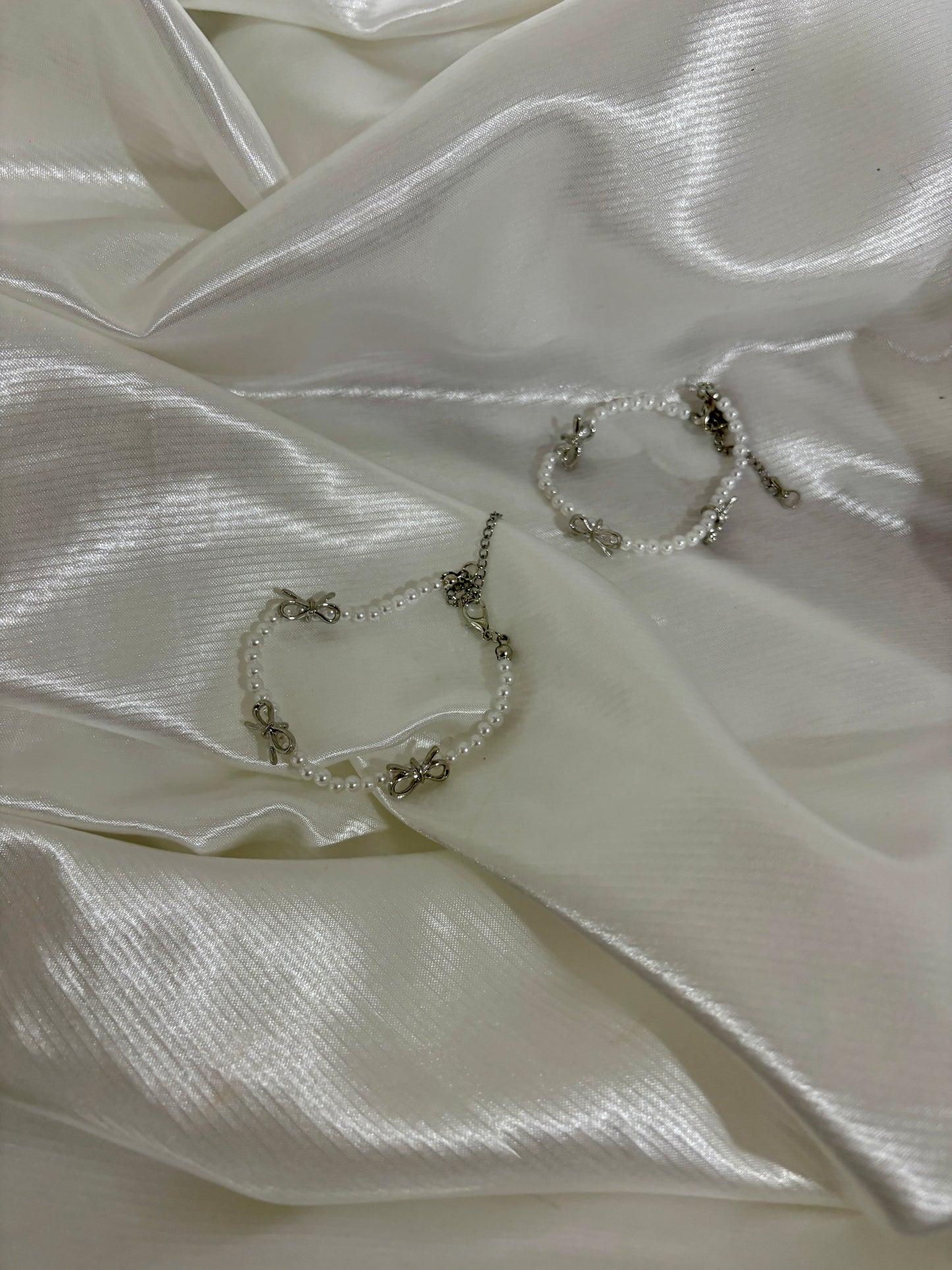 Pearl bow bracelet