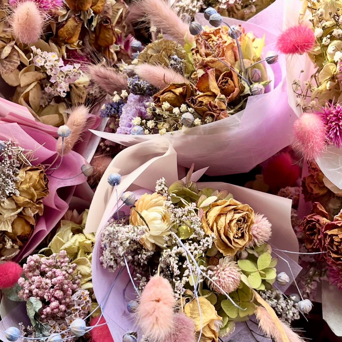 Dried flower bouquet