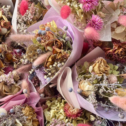 Dried flower bouquet