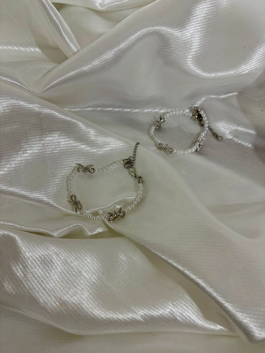 Pearl bow bracelet