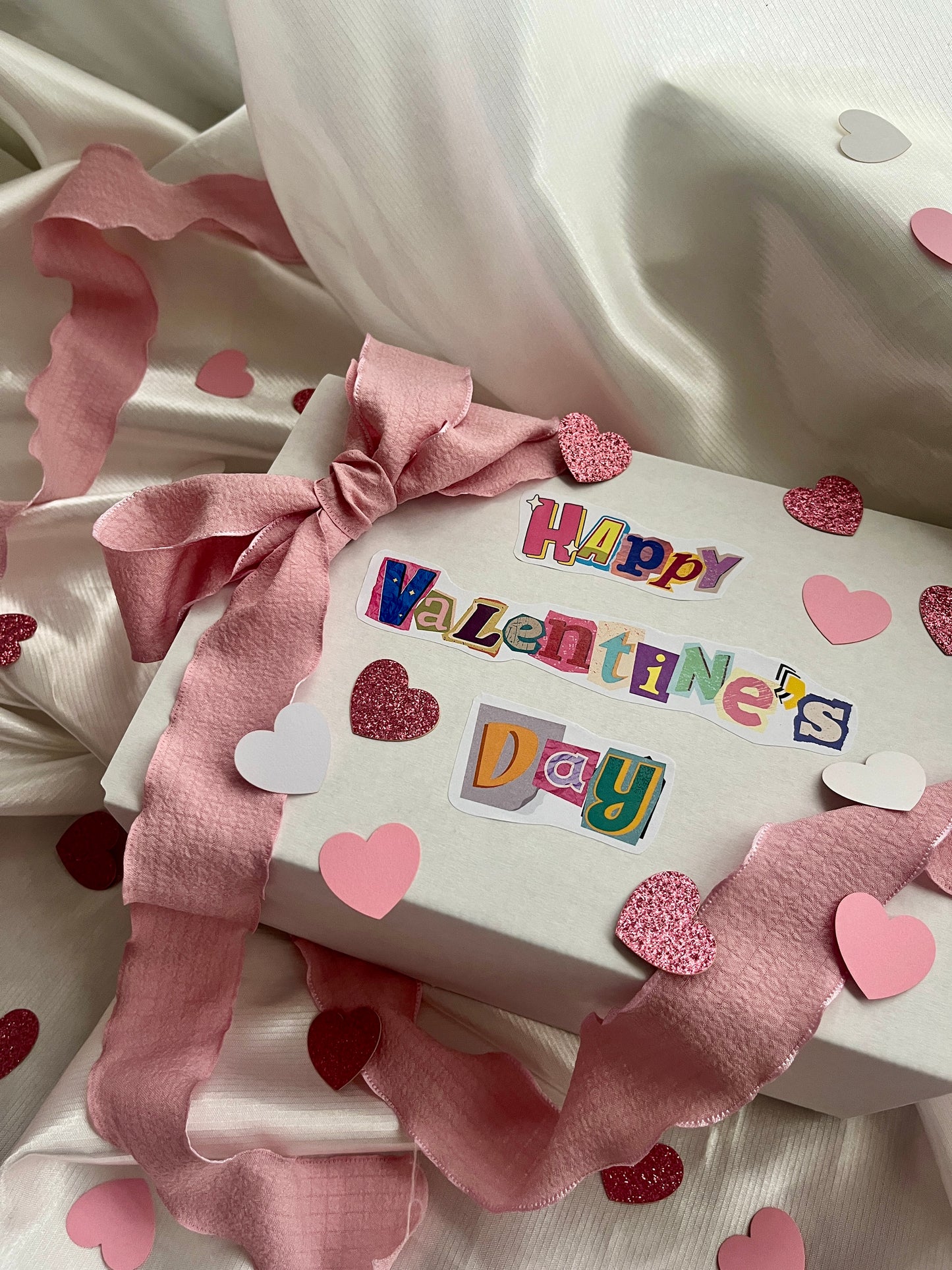 Valentine's Day Gift box - crochet flowers ver.