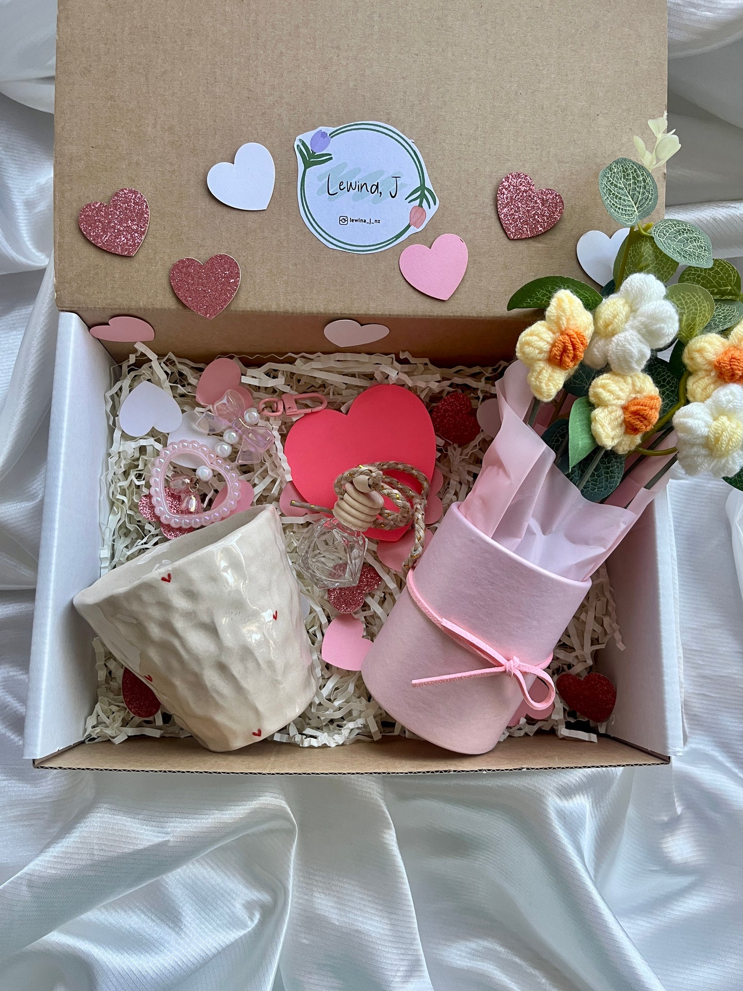 Valentine's Day Gift box - crochet flowers ver.