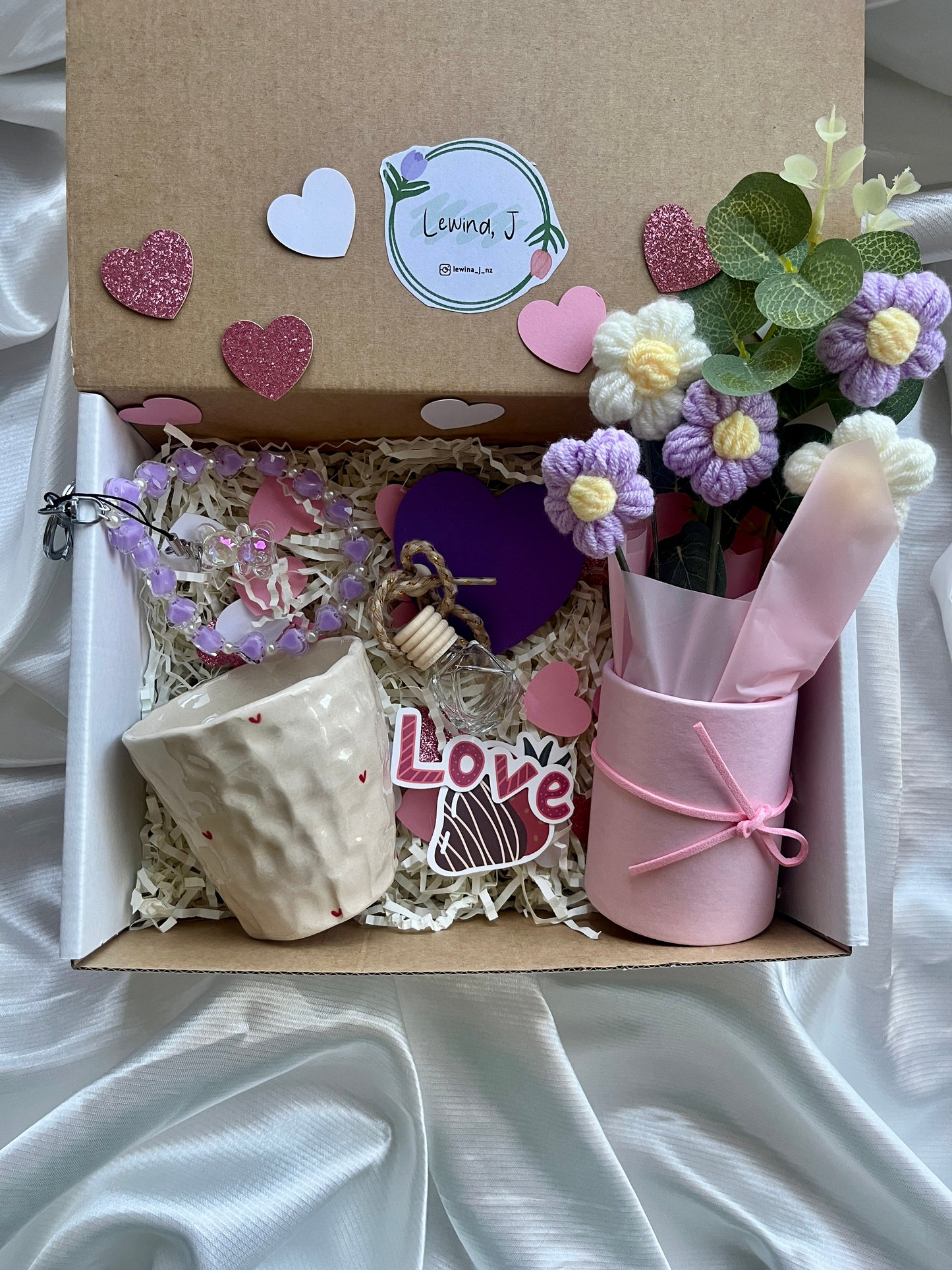 Valentine's Day Gift box - crochet flowers ver.