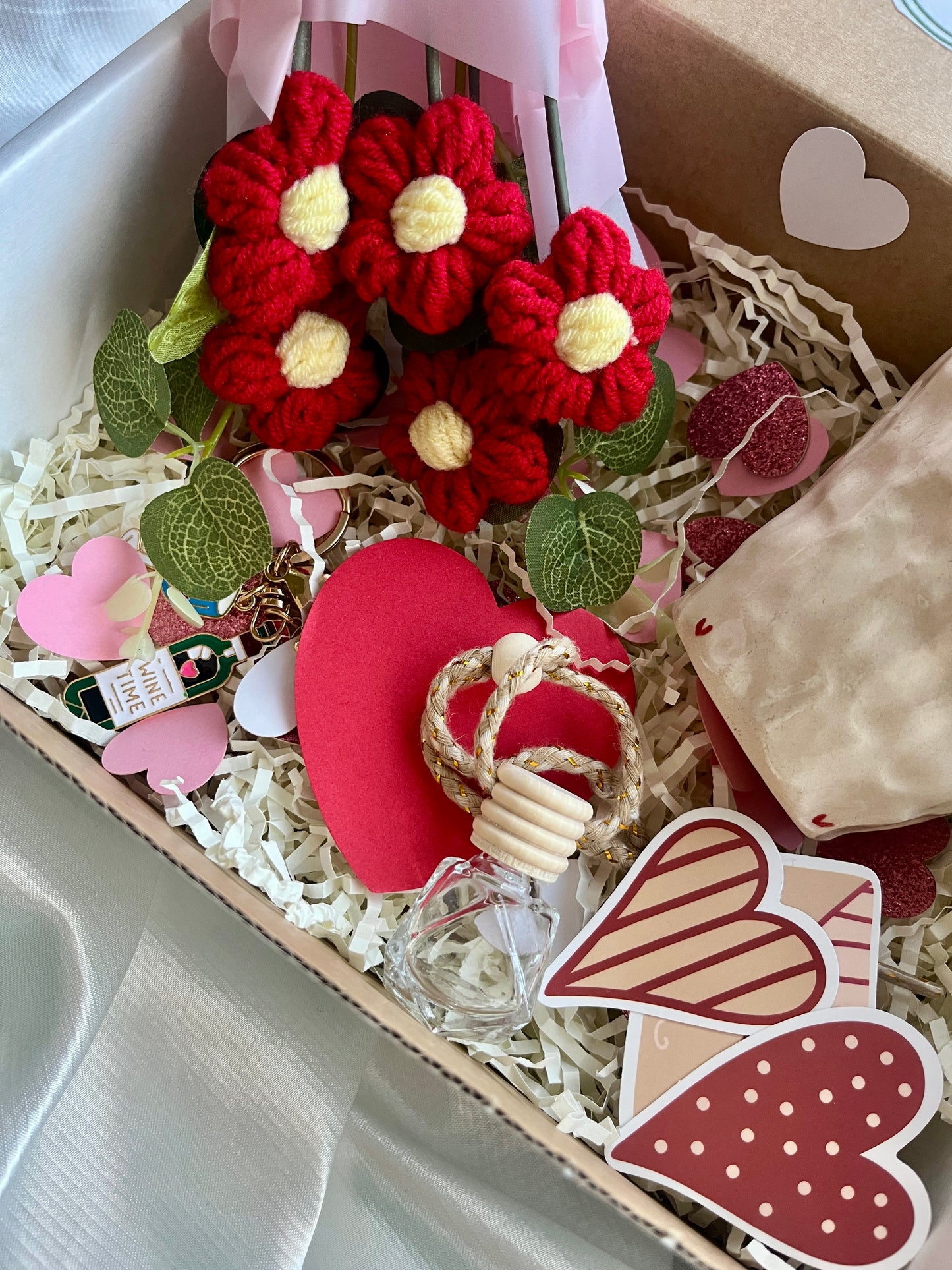 Valentine's Day Gift box - crochet flowers ver.