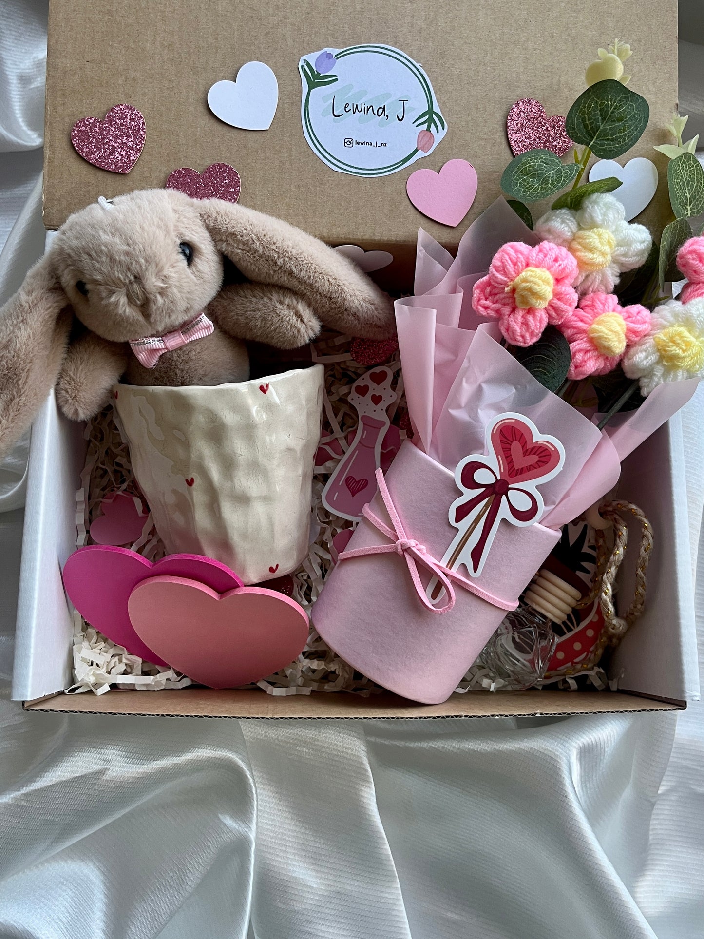 Valentine's Day Gift box - crochet flowers ver.